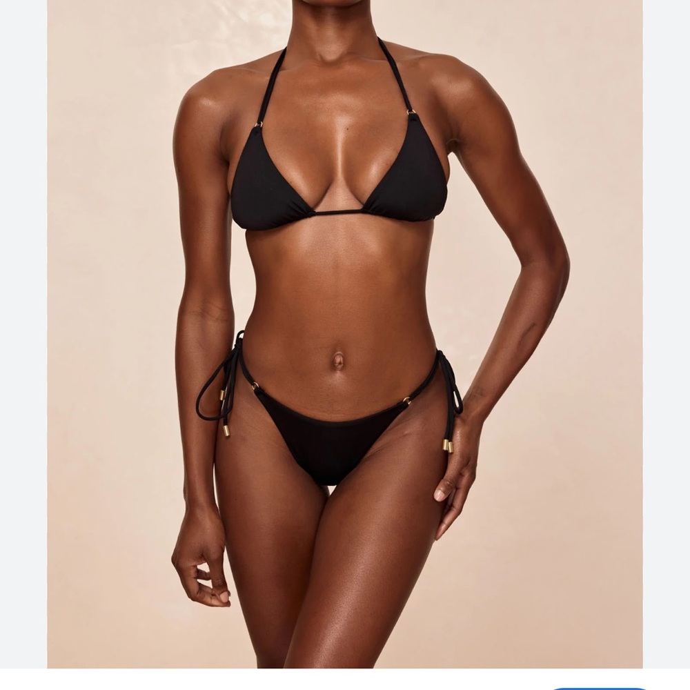 Monday Swimwear black hanalei bikini top, Small